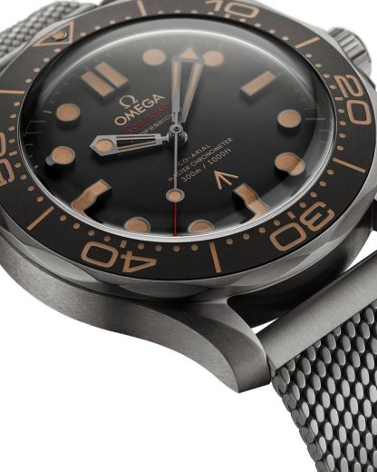 Omega 007*** Edition Seamaster Diver 300M 42 mm, titan på titan 210.90.42.20.01.001 - Bild 3