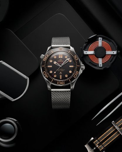 Omega 007*** Edition Seamaster Diver 300M 42 mm, titan på titan 210.90.42.20.01.001 - Bild 5