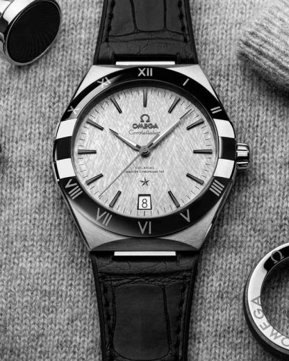 Omega Constellation 41 mm, stål på läderarmband 131.33.41.21.06.001 - Bild 5