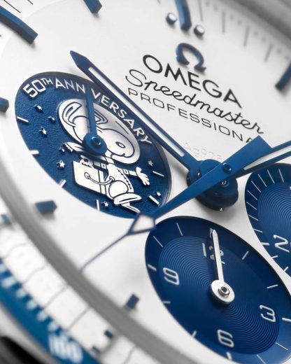 Omega Exclusive access "Silver Snoopy Award" Speedmaster Anniversary Series 42 mm, stål på armband av belagt nylonväv 310.32.42.50.02.001 - Bild 2
