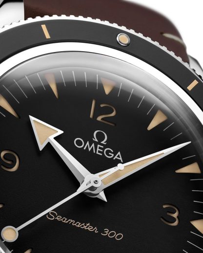 Omega Seamaster 300 41 mm, stål på läderrem 234.32.41.21.01.001 - Bild 3
