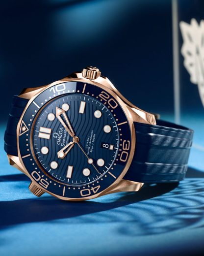 Omega Seamaster Diver 300M 42 mm, Sedna™-guld på gummiband 210.62.42.20.03.001 - Bild 3