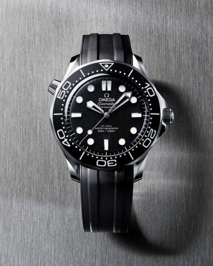 Omega Seamaster Diver 300M 42 mm, stål på gummiband 210.32.42.20.01.003 - Bild 5