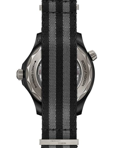 Omega Seamaster Diver 300M 43,5 mm, svart keramik på NATO-band 210.92.44.20.01.002 - Bild 2