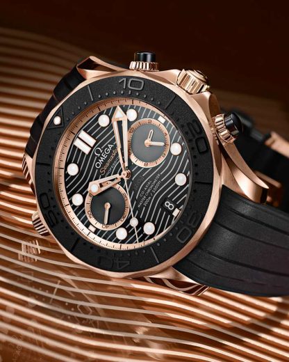 Omega Seamaster Diver 300M 44 mm, Sedna™ guld på gummiband 210.62.44.51.01.001 - Bild 4