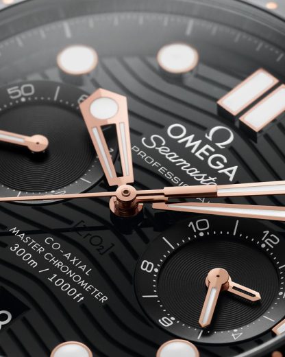 Omega Seamaster Diver 300M 44 mm, stål - Sedna™-guld på gummiband 210.22.44.51.01.001 - Bild 3