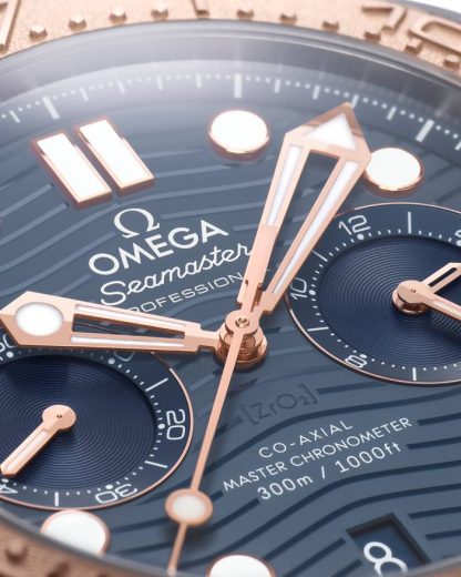 Omega Seamaster Diver 300M 44 mm, titan - tantal - Sedna™-guld på titan - tantal - Sedna™-guld 210.60.44.51.03.001 - Bild 3